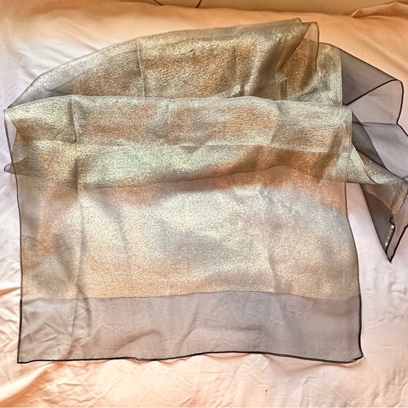 Laura Glitter Organza Evening Wrap - Picture 4 of 6